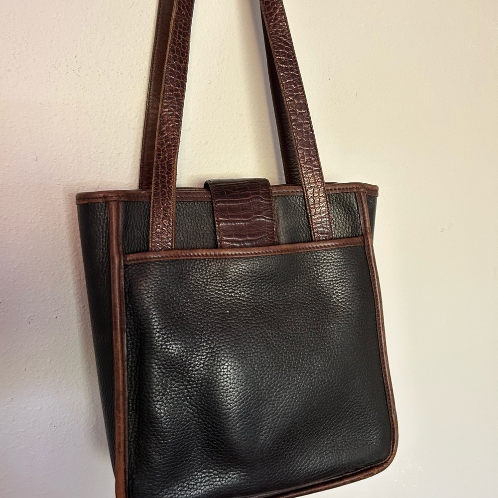 Vintage Brighton black/tan shoulder bag/purse. Lovely gold and silver accents. - Picture 4 of 14